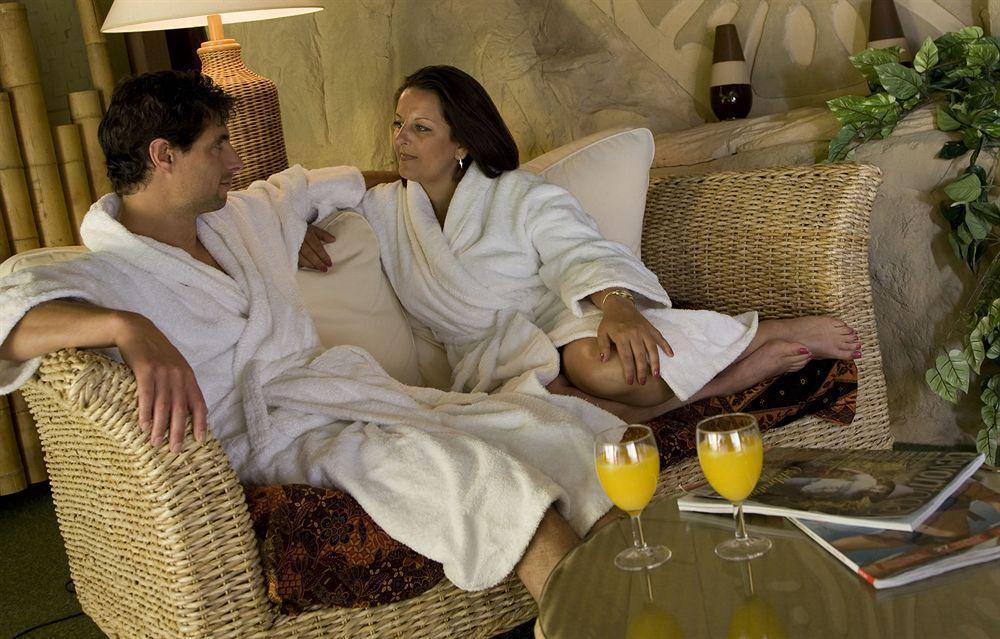 Tlh Carlton Hotel And Spa - Tlh Leisure And Entertainment Resort Torquay Ngoại thất bức ảnh